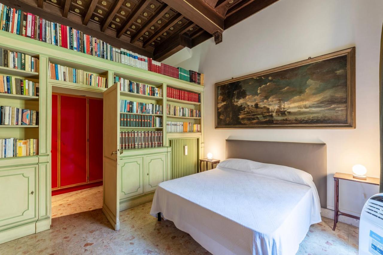 Pantheon Apartment - L'Angolo Nascosto Dei Quadri Rome Exterior photo