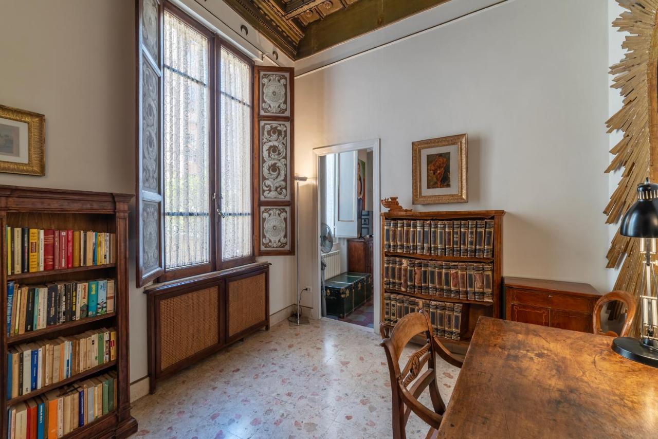 Pantheon Apartment - L'Angolo Nascosto Dei Quadri Rome Exterior photo