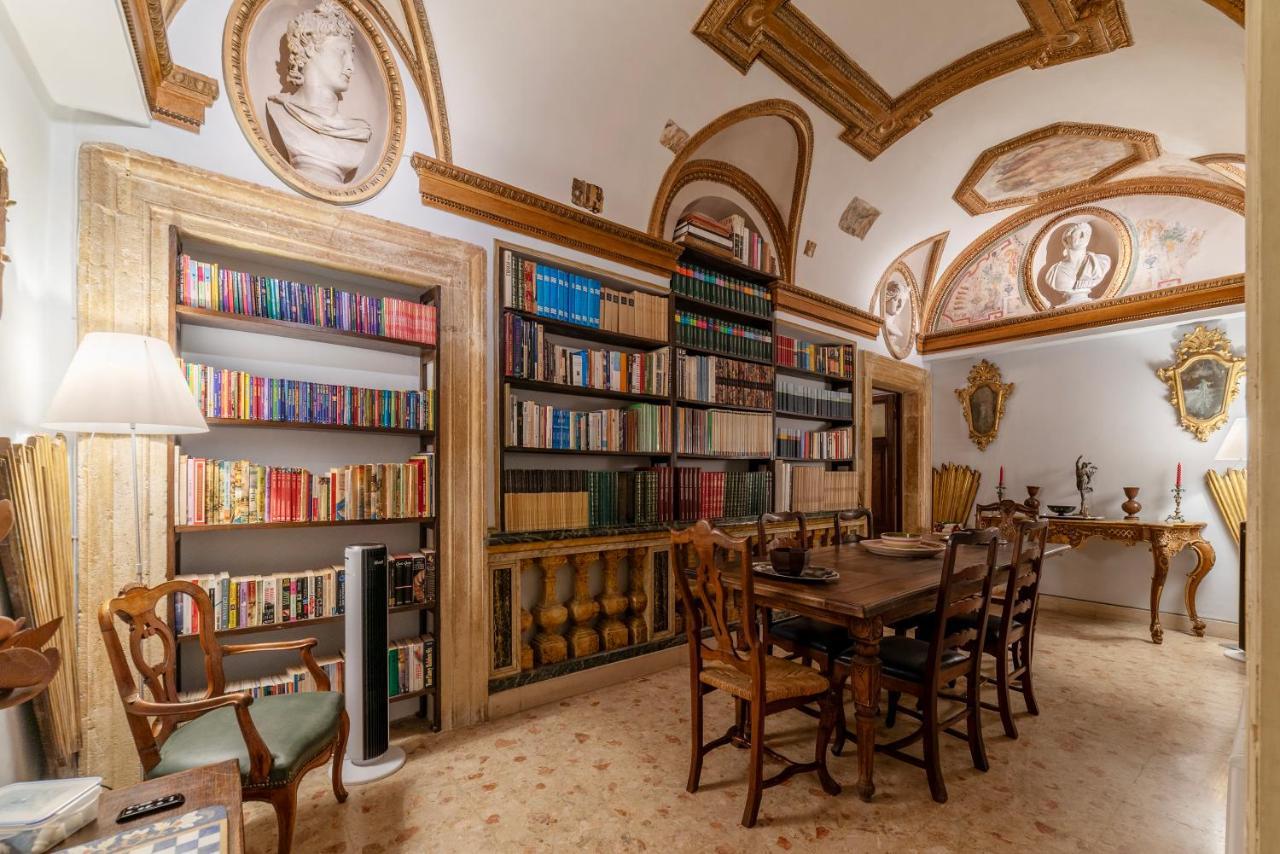 Pantheon Apartment - L'Angolo Nascosto Dei Quadri Rome Exterior photo